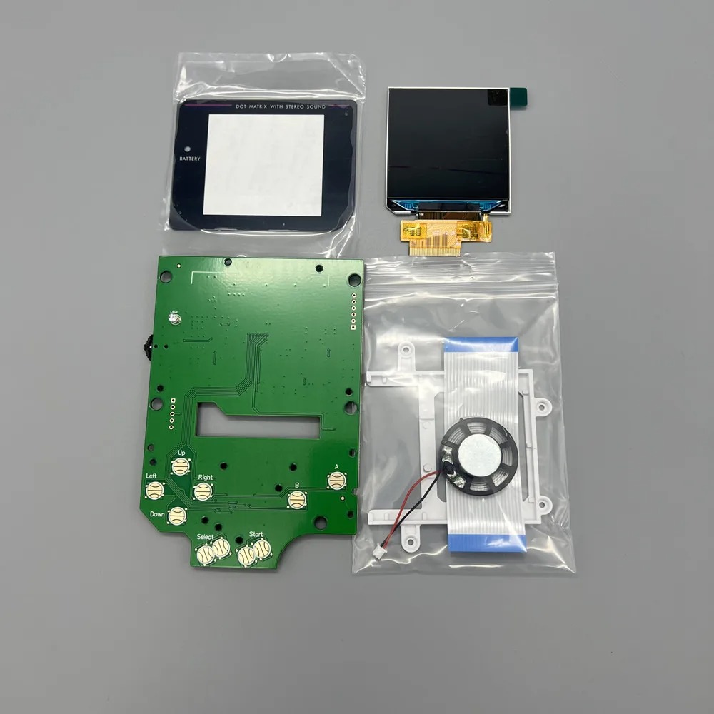 Gaming Accessories You Need - 2,45 inch GB DMG LCD-schermsets voor