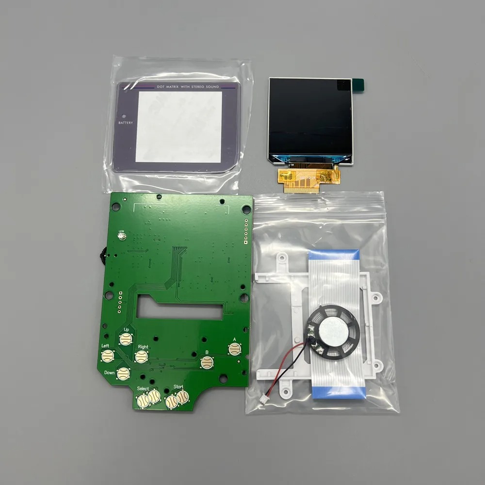 Gaming Accessories You Need - 2,45 inch GB DMG LCD-schermsets voor